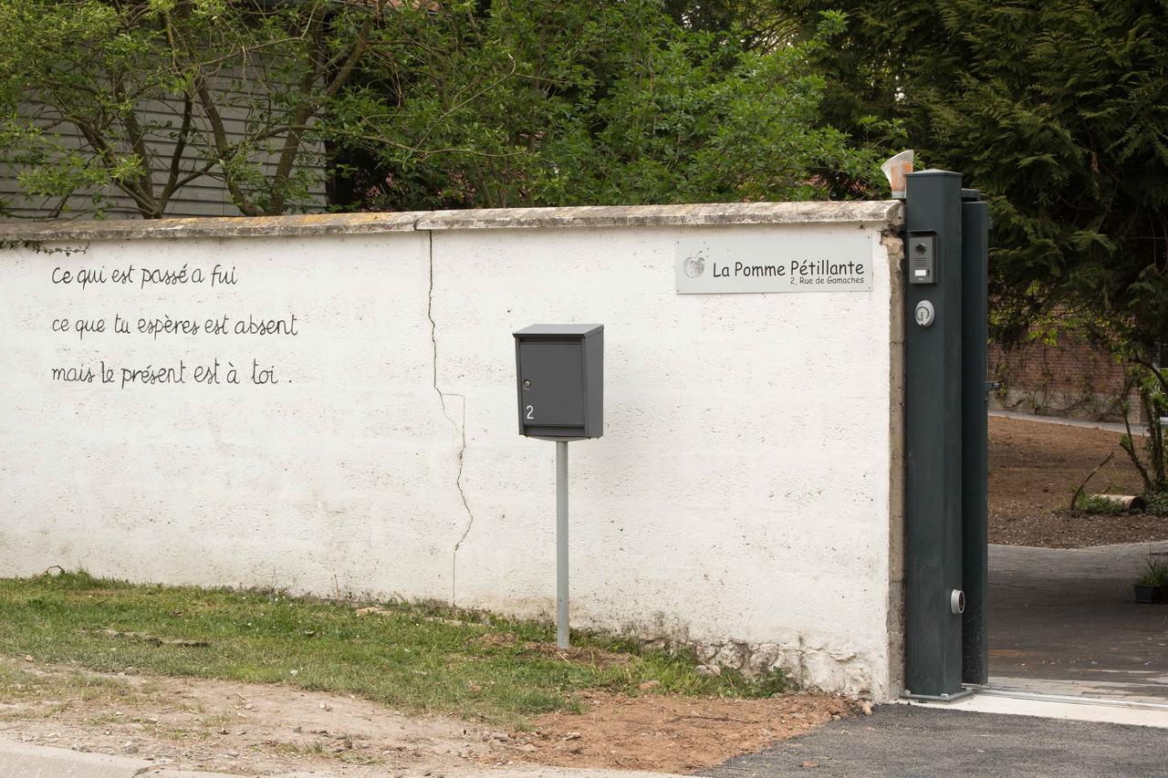 La Pomme Petillante Maisnieres Luaran gambar